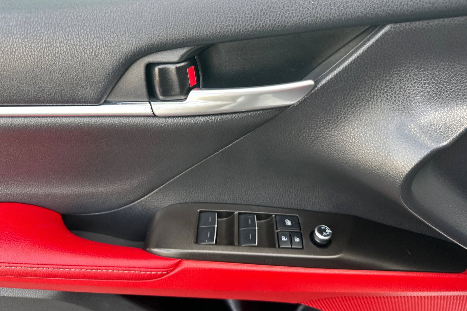 Used 2024 Toyota Camry XSE image 11