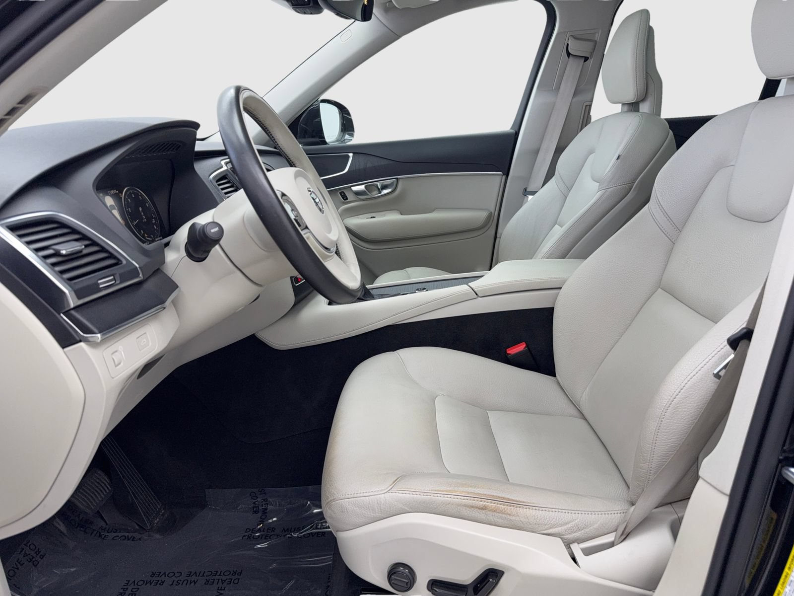 Used 2020 Volvo XC90 T5 Momentum w/ Protection Package Premier FWD image 17