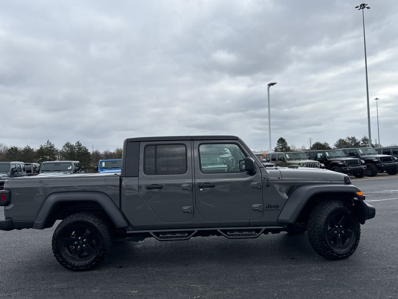 Used 2020 Jeep Gladiator Sport w/ Quick Order Package 24S image 2