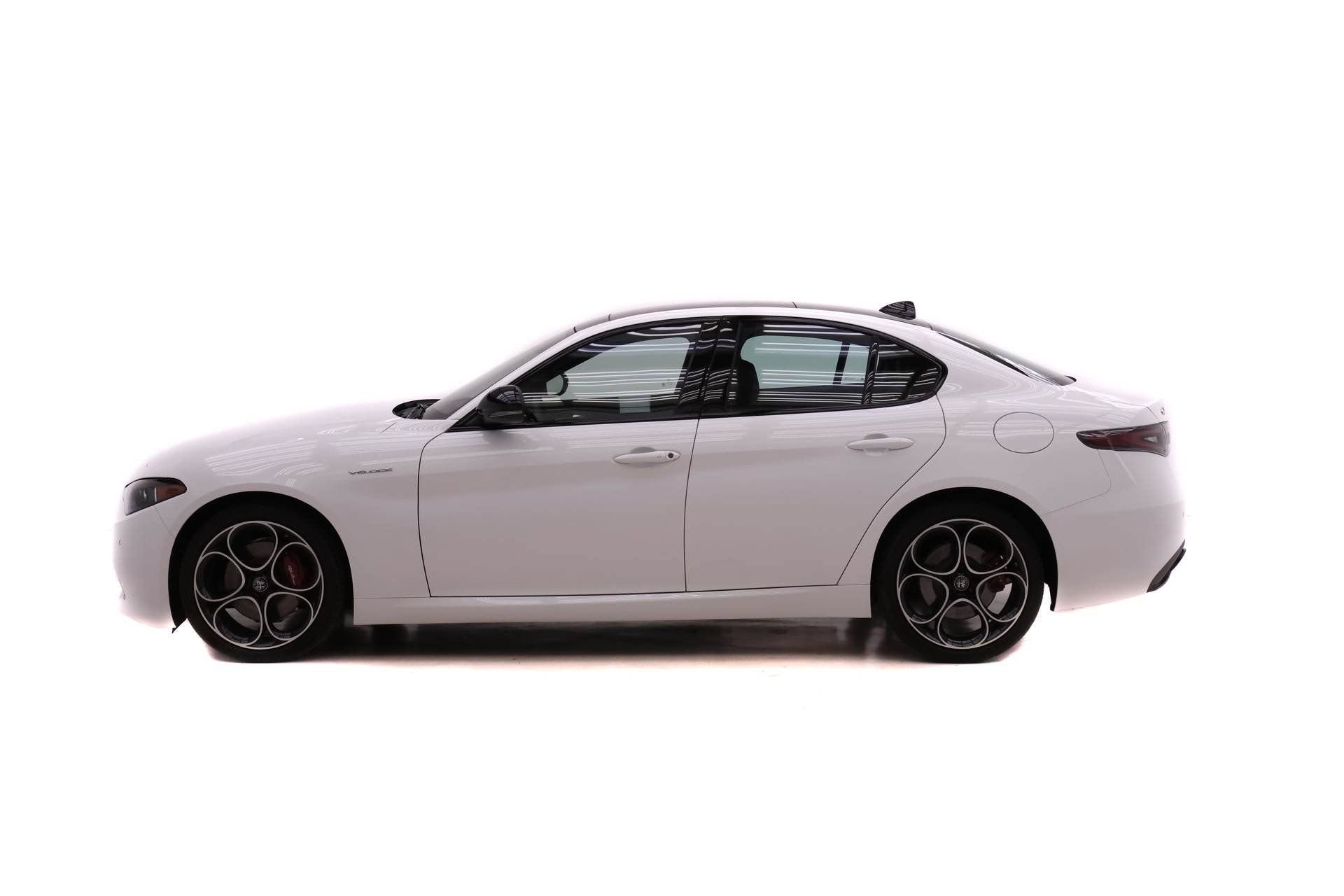 New 2025 Alfa Romeo Giulia AWD image 3
