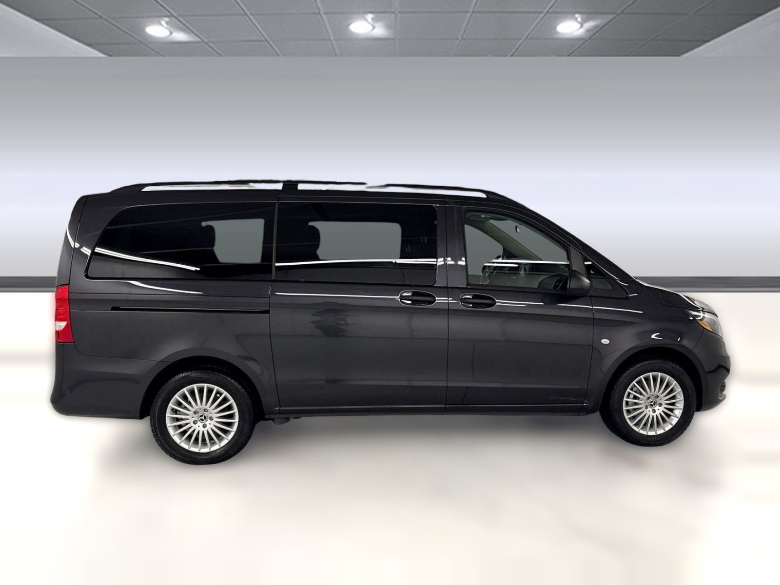 Used 2023 Mercedes-Benz Metris Passenger image 7