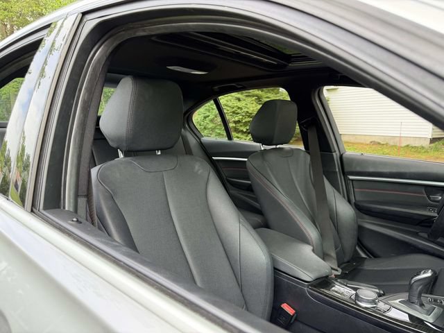 Used 2018 BMW 330i xDrive Sedan AWD/4WD image 8