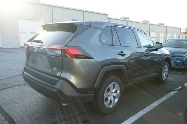 Used 2024 Toyota RAV4 LE AWD/4WD image 12