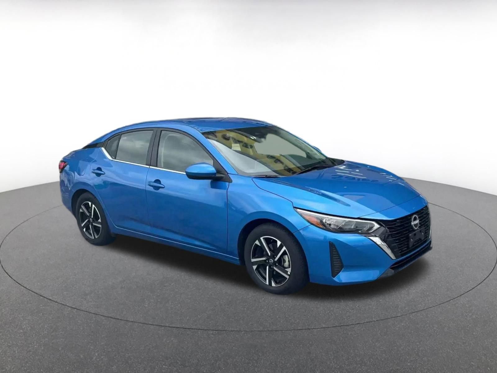 Used 2025 Nissan Sentra SV FWD image 2