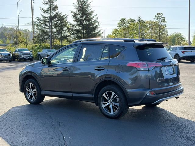 Used 2017 Toyota RAV4 XLE AWD/4WD image 5