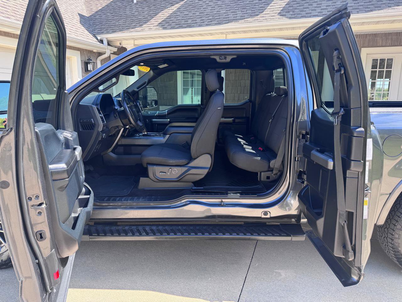 Used 2018 Ford F150 XLT w/ Equipment Group 302A Luxury AWD/4WD image 10