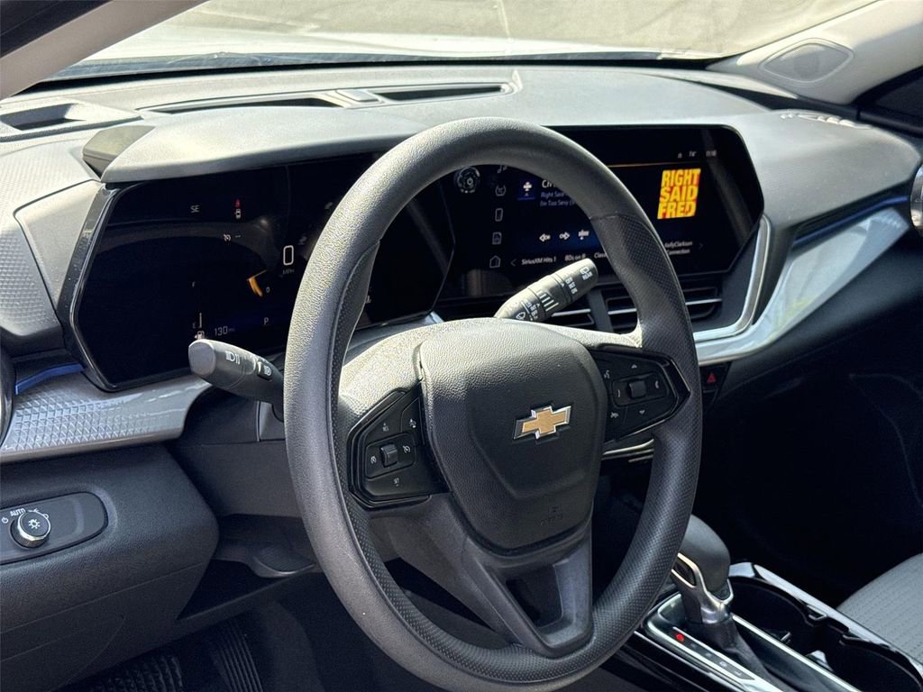 Used 2024 Chevrolet Trax LT image 9