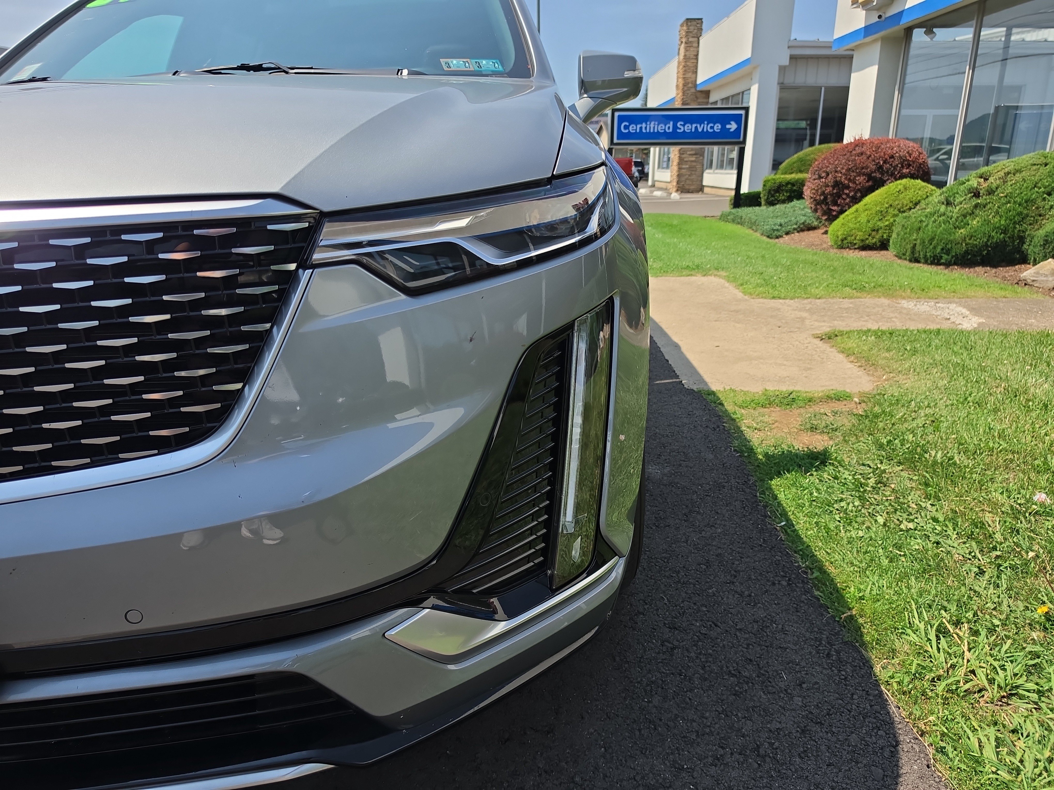 Used 2024 Cadillac XT6 Luxury w/ LPO, Floor Liner Package AWD/4WD image 10