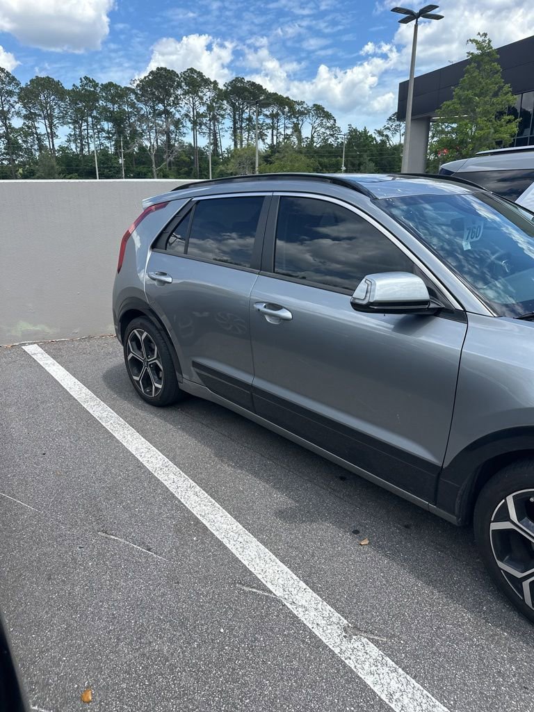 Certified 2023 Kia Niro EX Touring FWD image 3