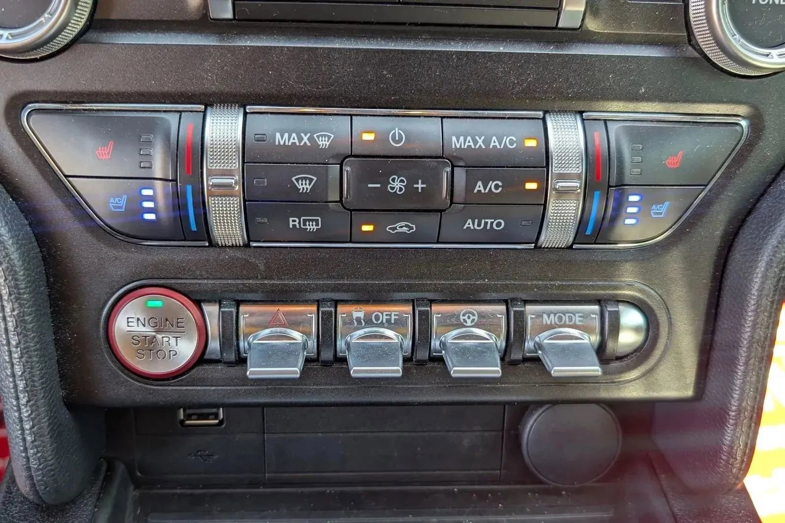 Used 2021 Ford Mustang Premium image 30