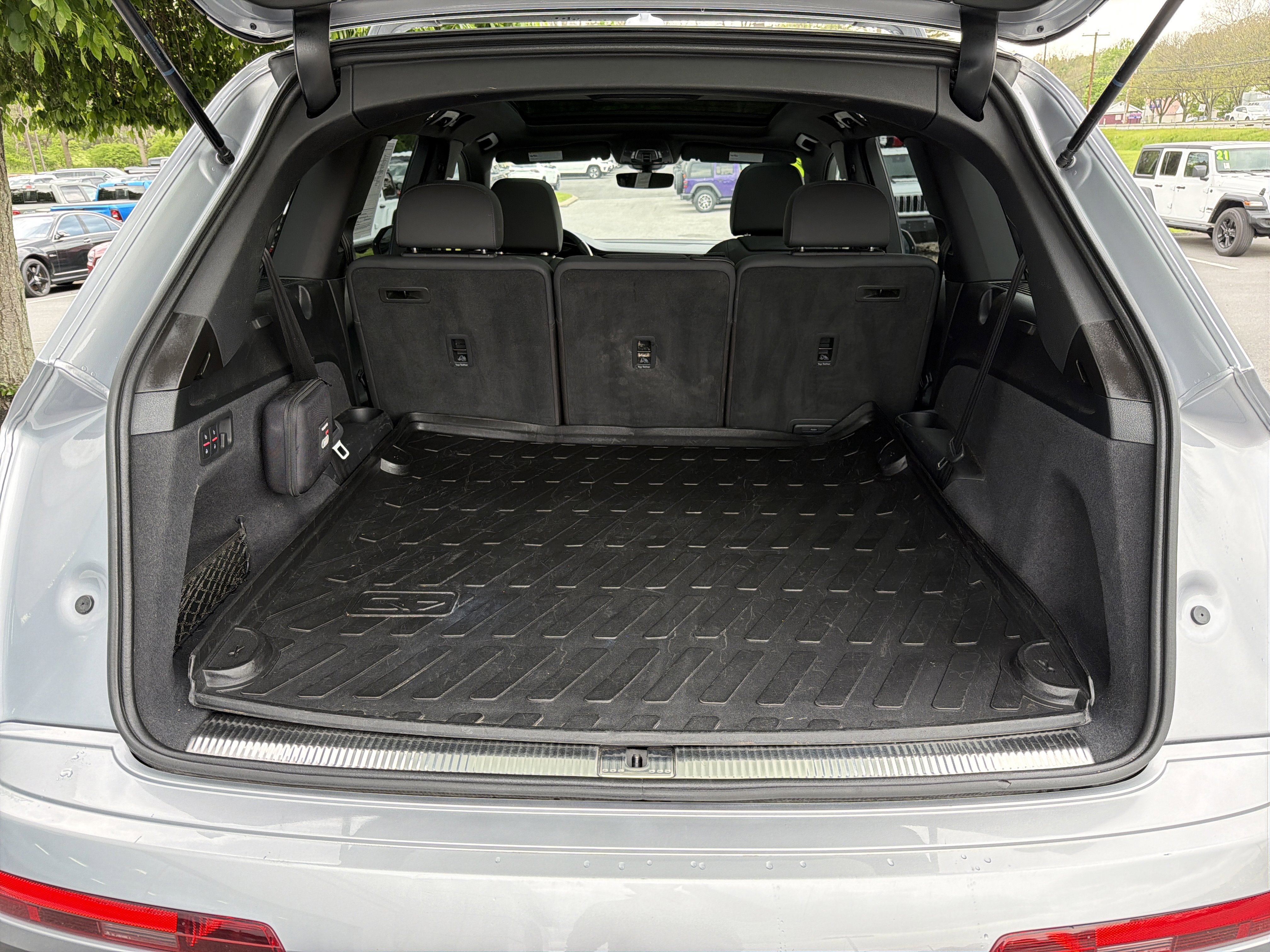 Used 2021 Audi Q7 3.0T Premium w/ Convenience Package AWD/4WD image 5
