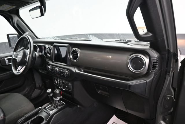 Used 2019 Jeep Wrangler Unlimited Sahara w/ Dual Top Group AWD/4WD image 9