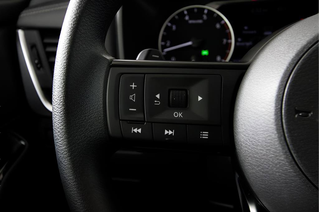 Used 2024 Nissan Rogue S image 18