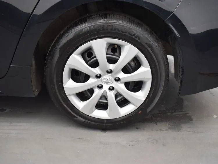 Used 2025 Toyota Corolla LE image 34