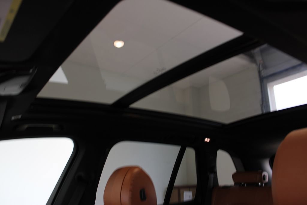 Used 2022 BMW X5 xDrive40i w/ M Sport Package image 26