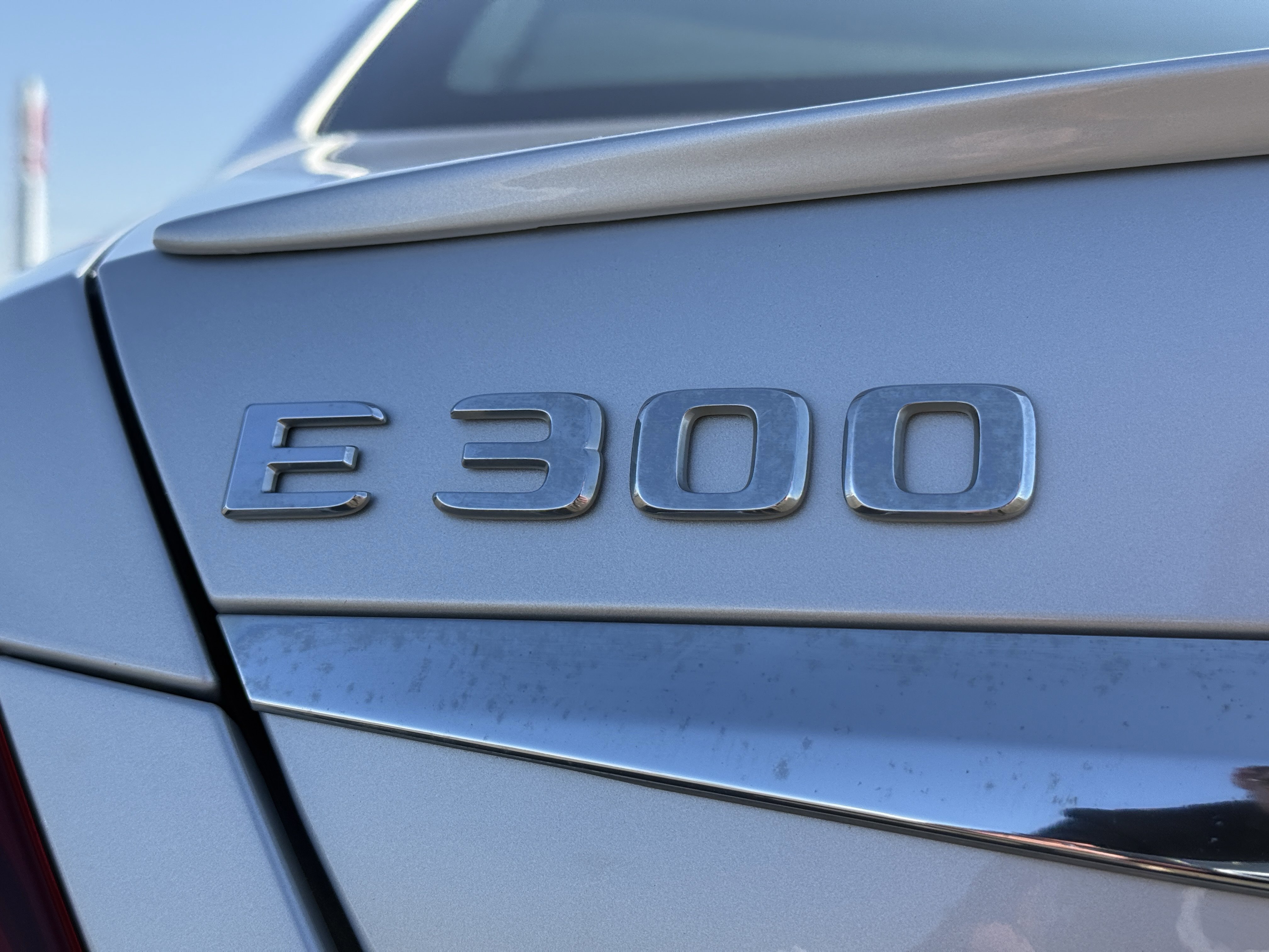 Used 2019 Mercedes-Benz E 300 4MATIC image 9