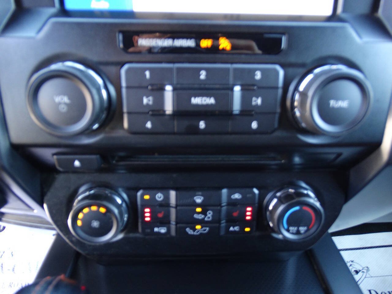 Used 2017 Ford F150 4x4 SuperCrew XLT w/ FX4 Pkg w/ Equipment Group 302A Luxury image 28