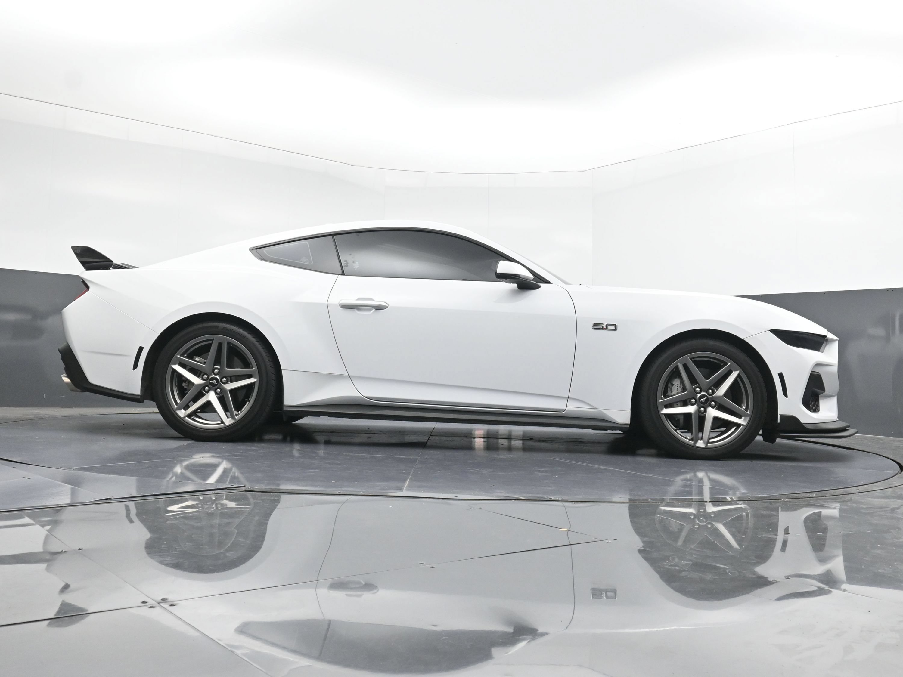 Used 2025 Ford Mustang GT Premium RWD image 33