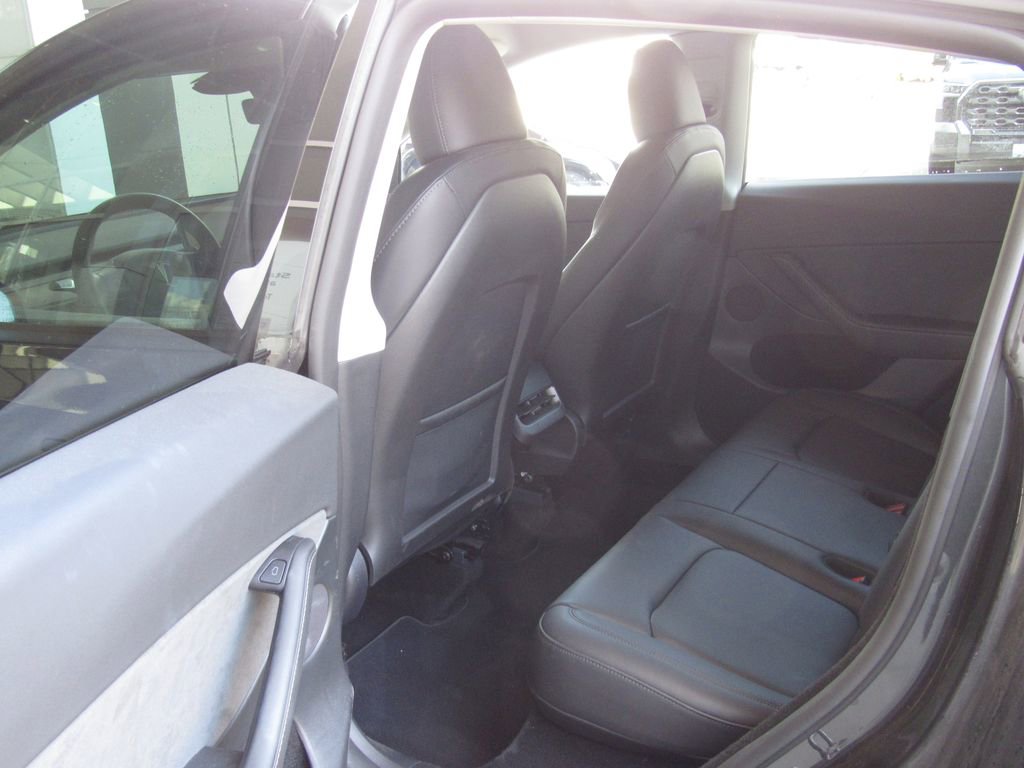 Used 2024 Tesla Model Y Long Range image 14