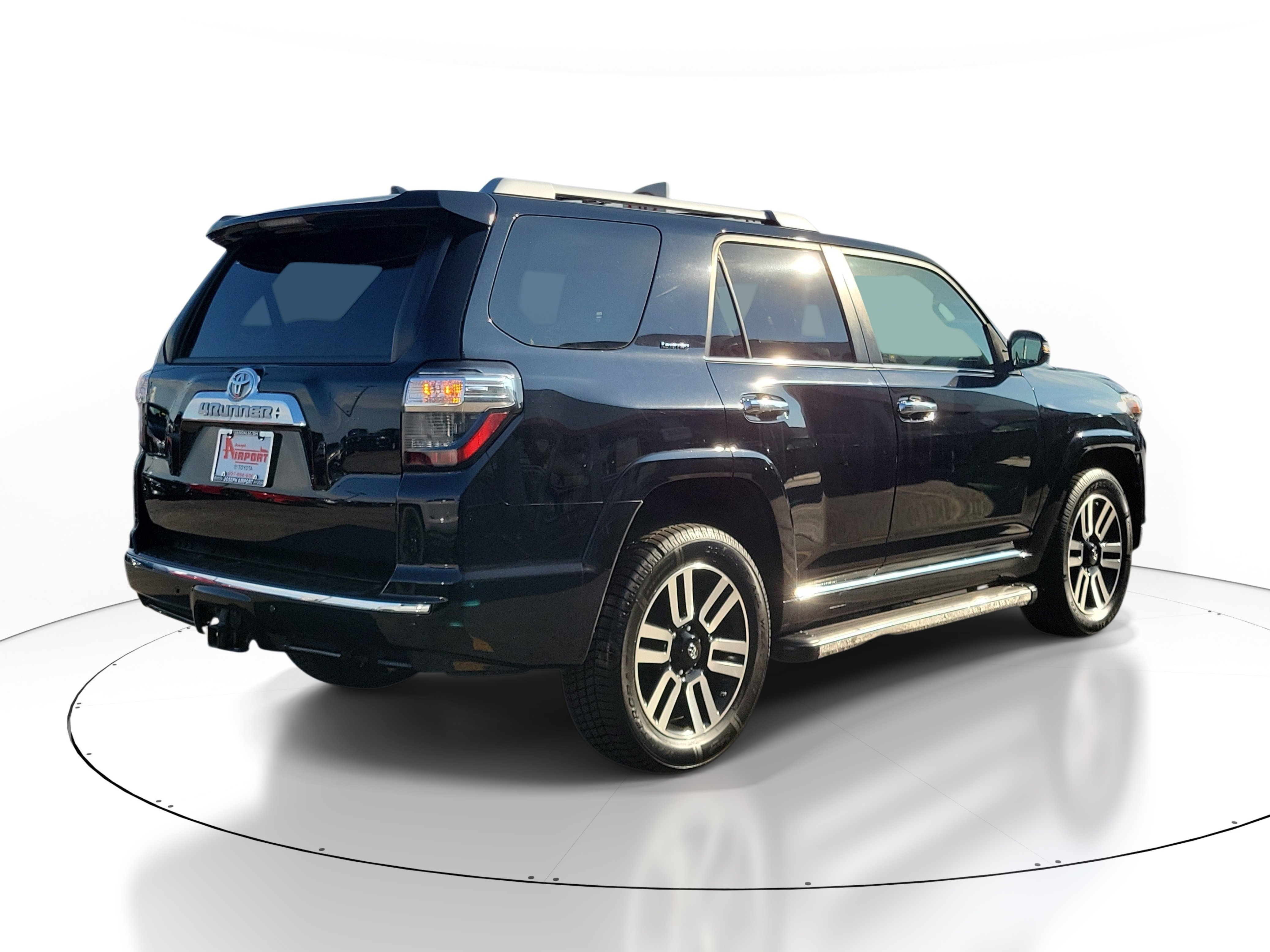 Used 2018 Toyota 4Runner Limited AWD/4WD image 4