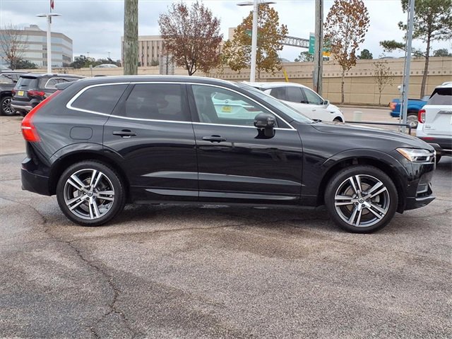 Used 2019 Volvo XC60 T5 Momentum w/ Multimedia Package image 23