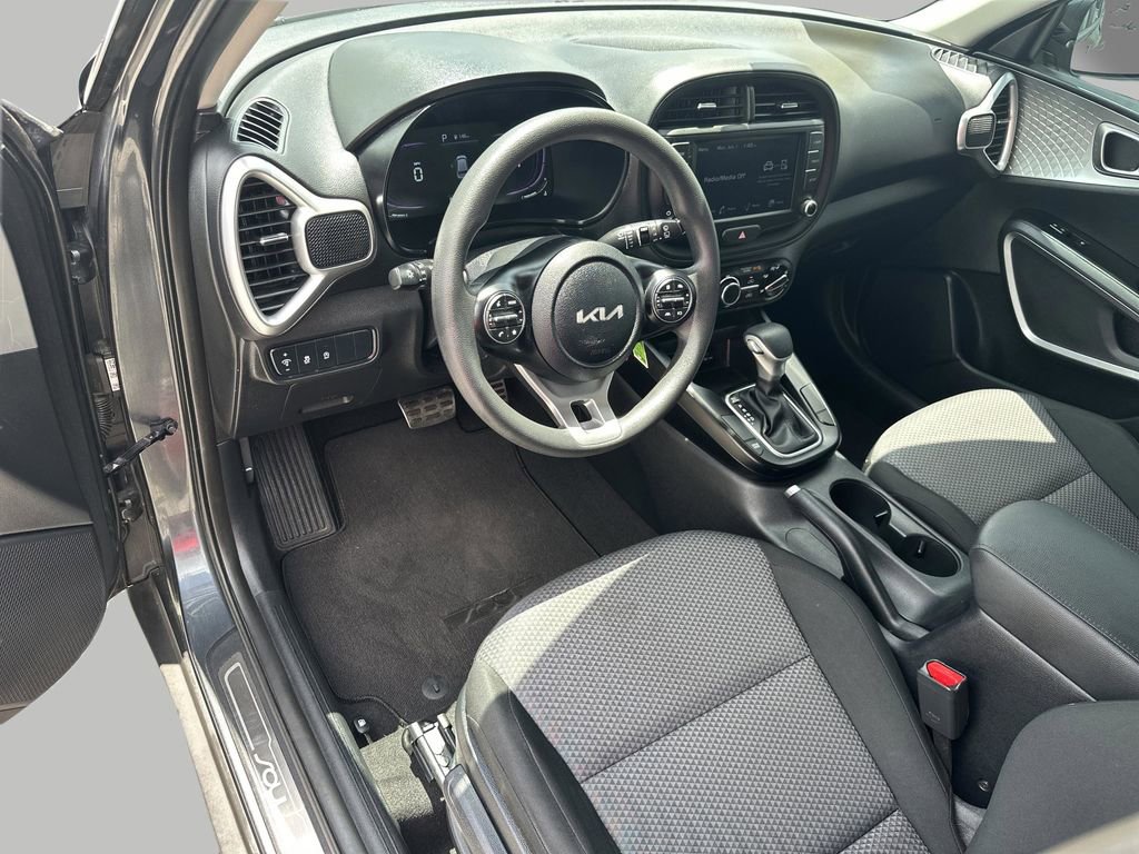 Used 2024 Kia Soul LX w/ Option Group 015 FWD image 10