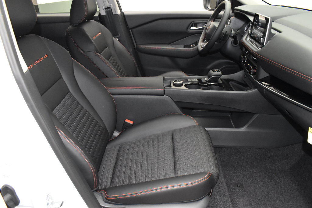New 2026 Nissan Rogue SV AWD/4WD image 23