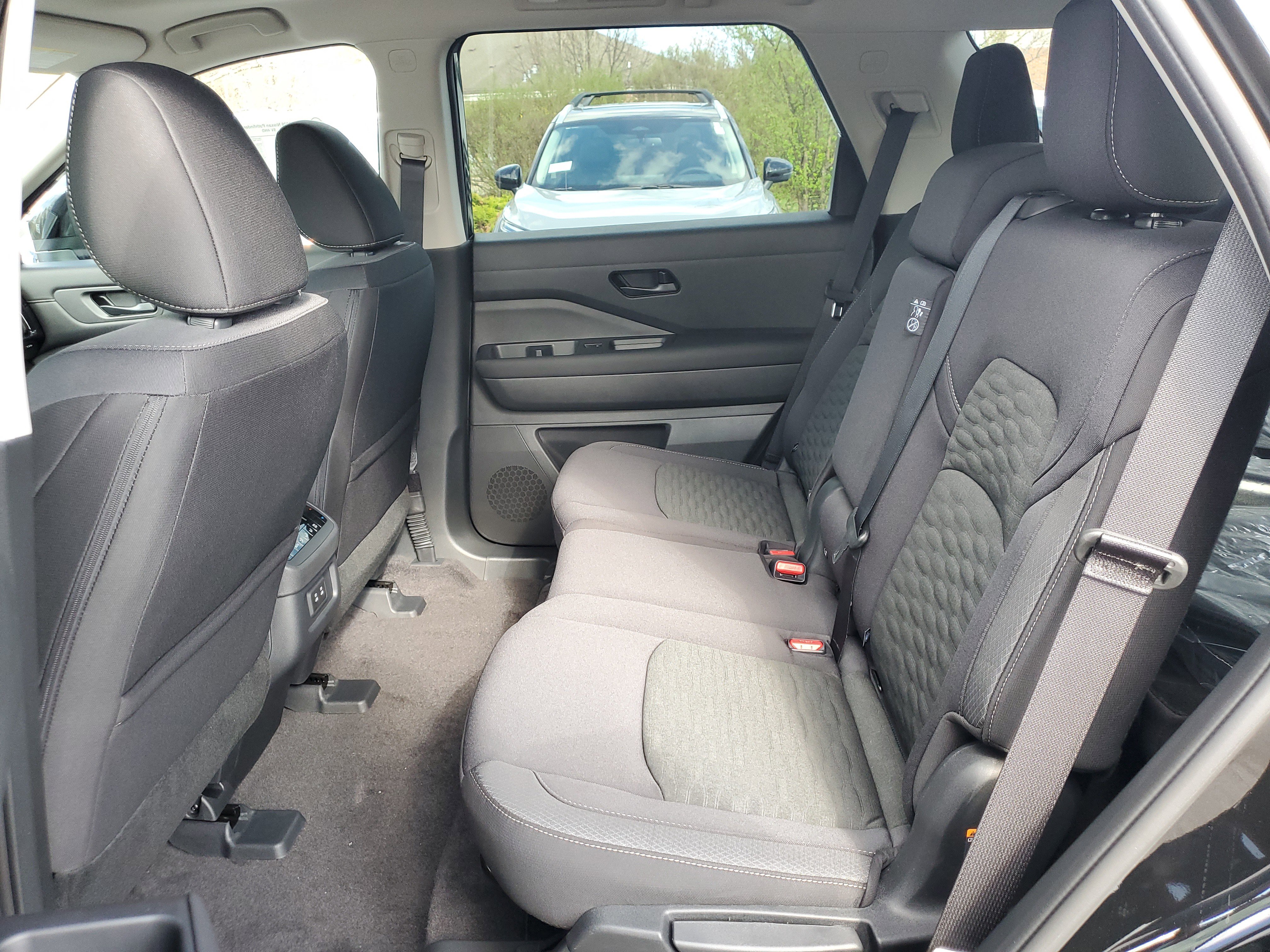 New 2026 Nissan Pathfinder SV w/ SV Premium Package image 27