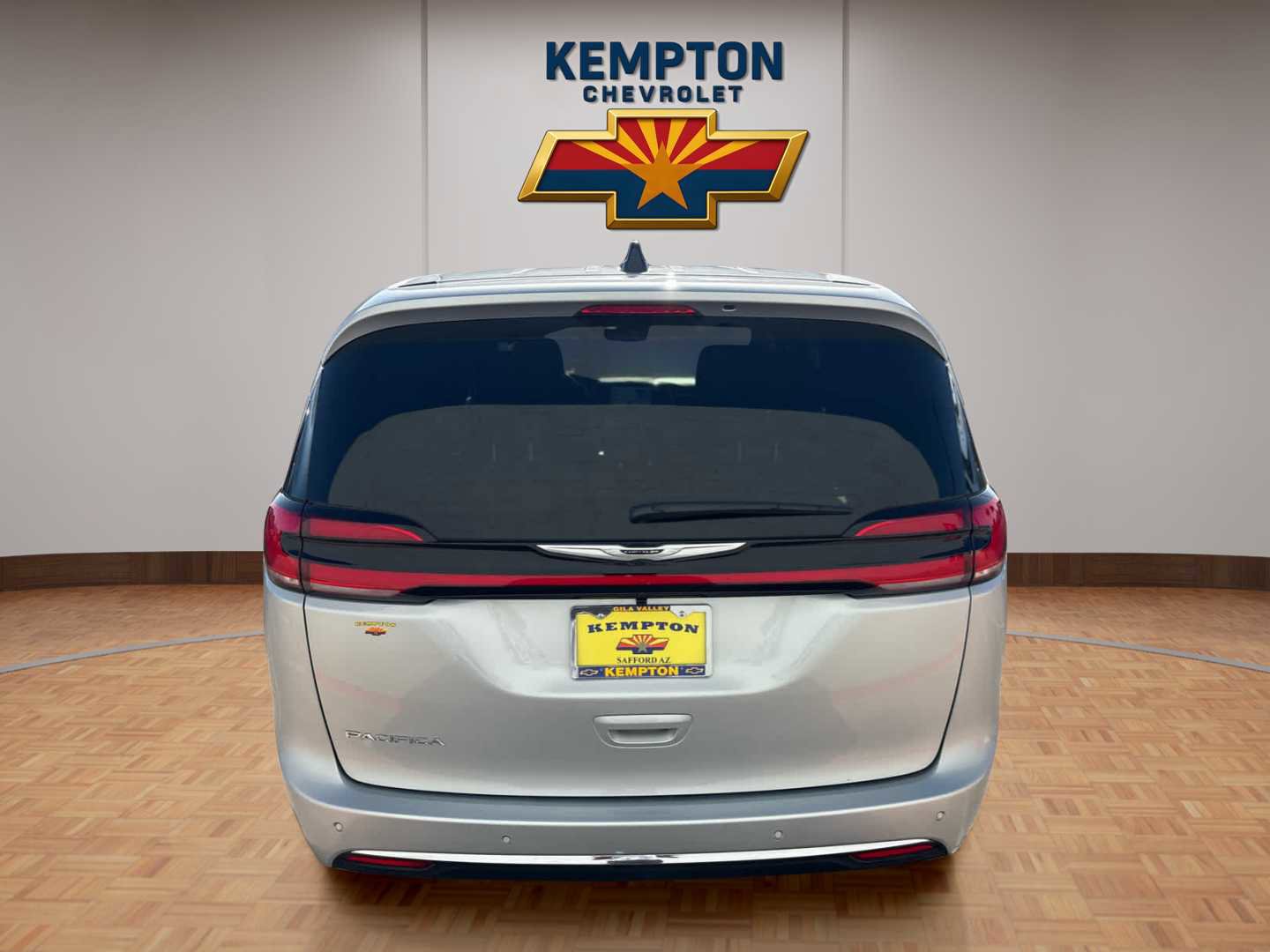 Used 2026 Chrysler Pacifica Select FWD image 5