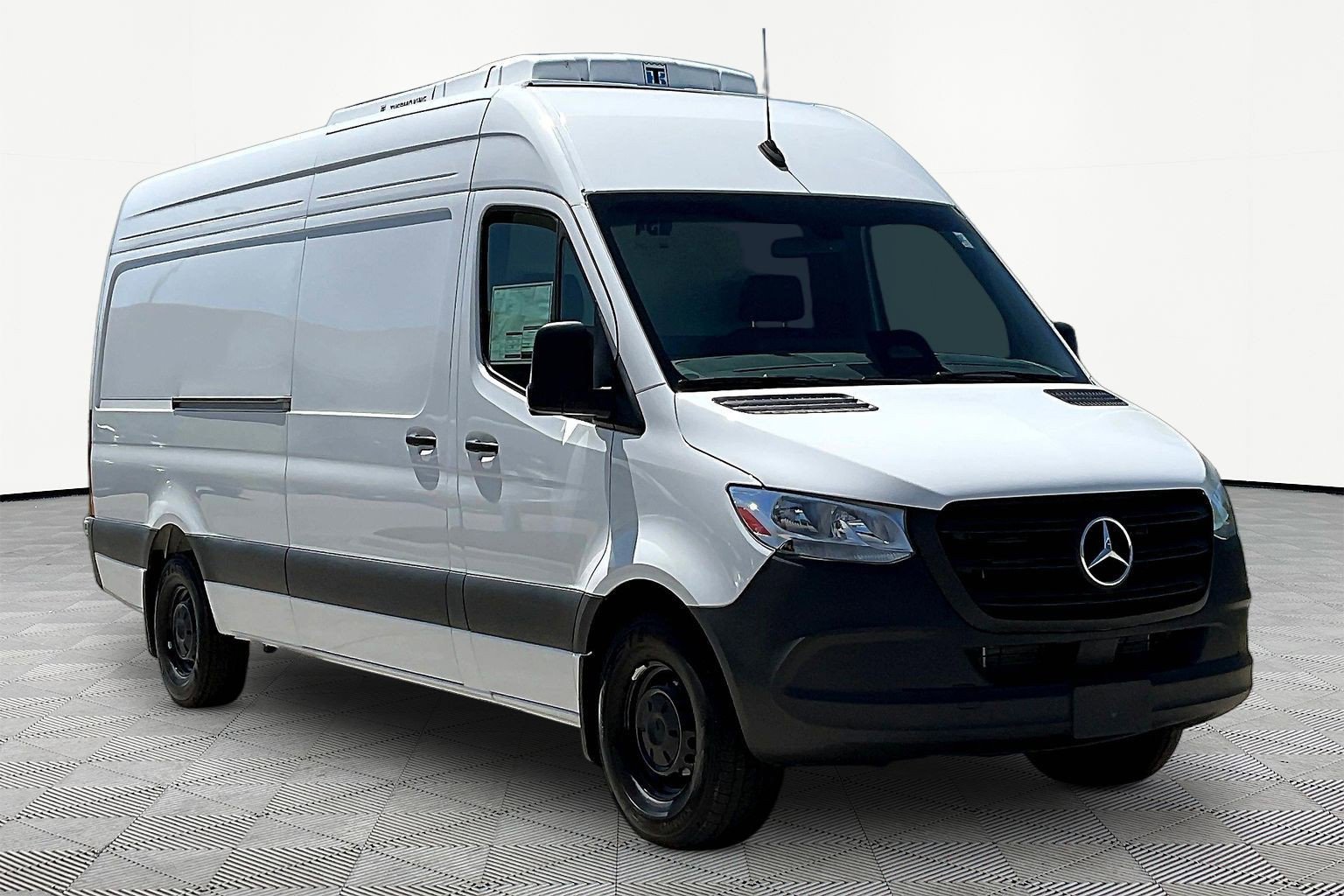 New 2025 Mercedes-Benz Sprinter 2500 image 3