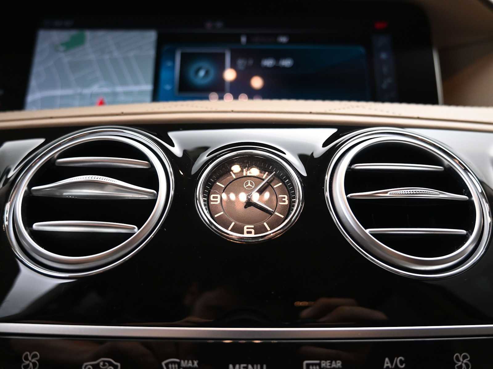 Used 2018 Mercedes-Benz S 560 Sedan image 18