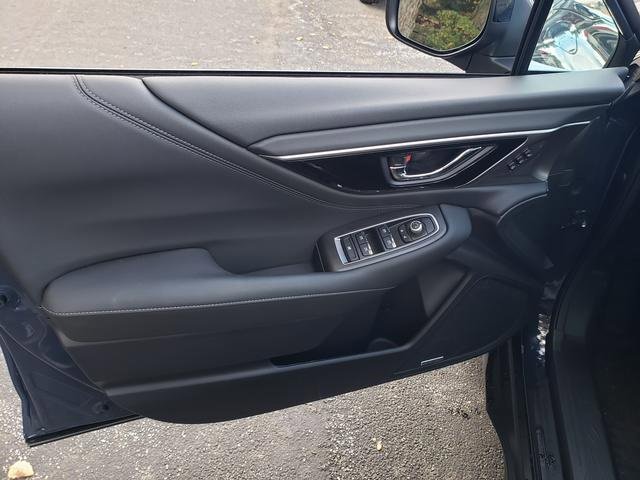 Used 2025 Subaru Outback Limited image 11