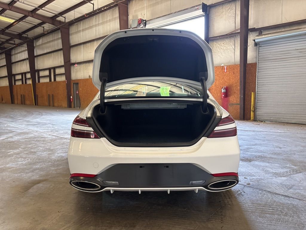 Used 2025 Genesis G70 2.5T image 12