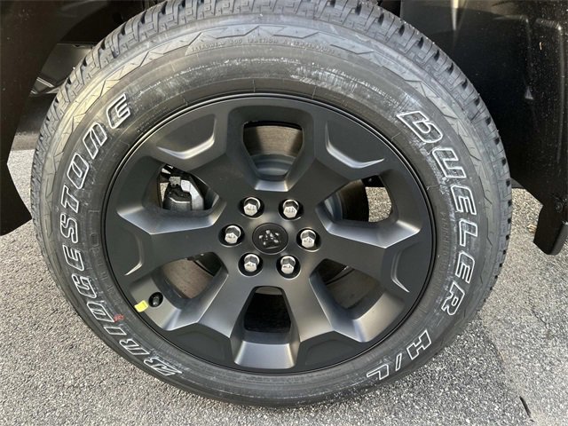 New 2026 RAM 1500 4x4 Crew Cab image 2