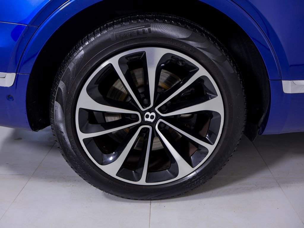 Used 2019 Bentley Bentayga image 35