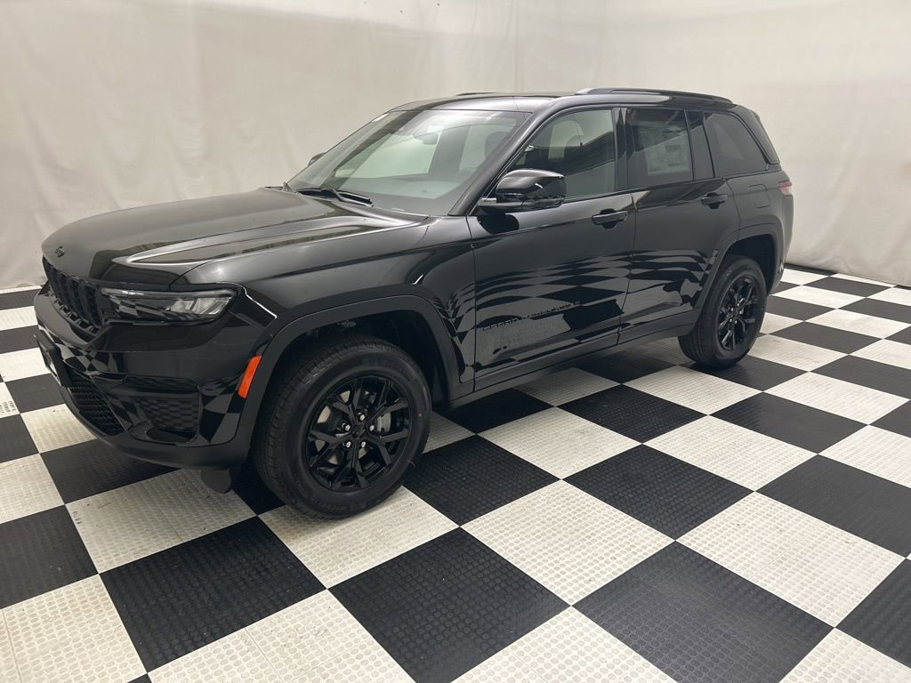 New 2025 Jeep Grand Cherokee Altitude image 7