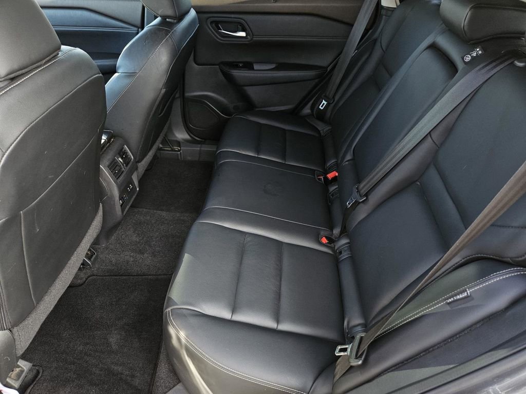 Used 2023 Nissan Rogue SL w/ SL Premium Package image 28