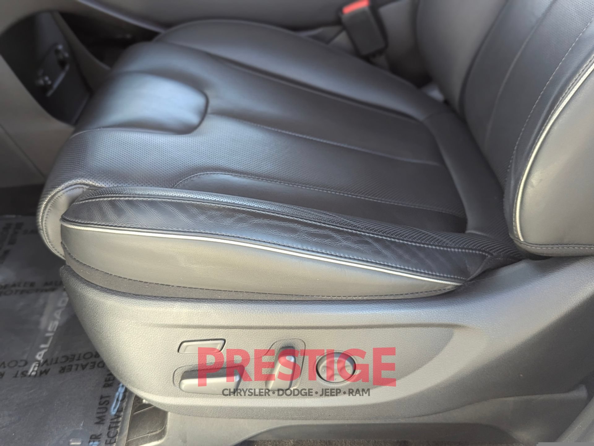 Used 2022 Hyundai Palisade Limited w/ Cargo Package FWD image 28