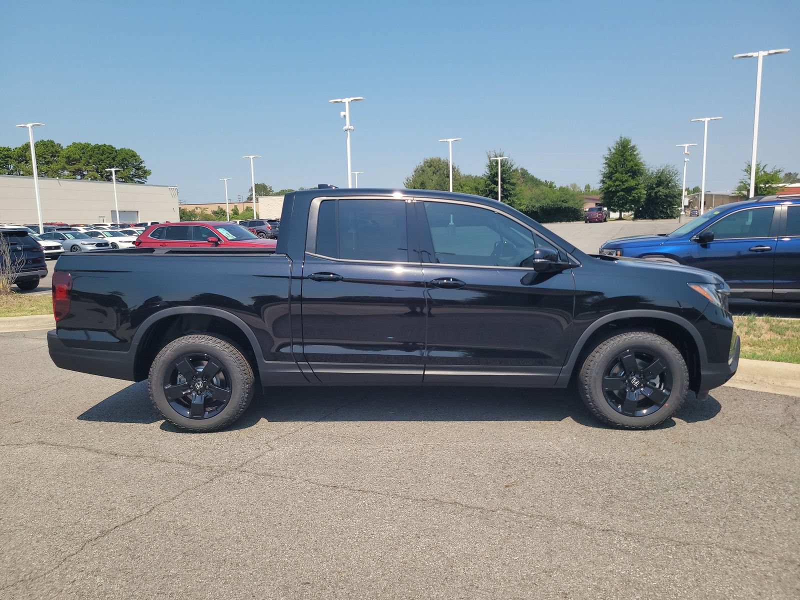 New 2026 Honda Ridgeline Black Edition image 2
