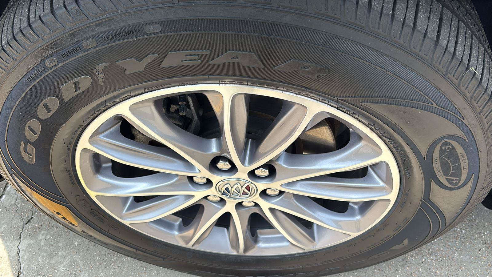 Certified 2024 Buick Enclave Essence AWD/4WD image 12