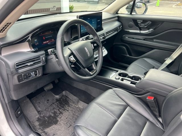 Used 2025 Lincoln Corsair Reserve image 10