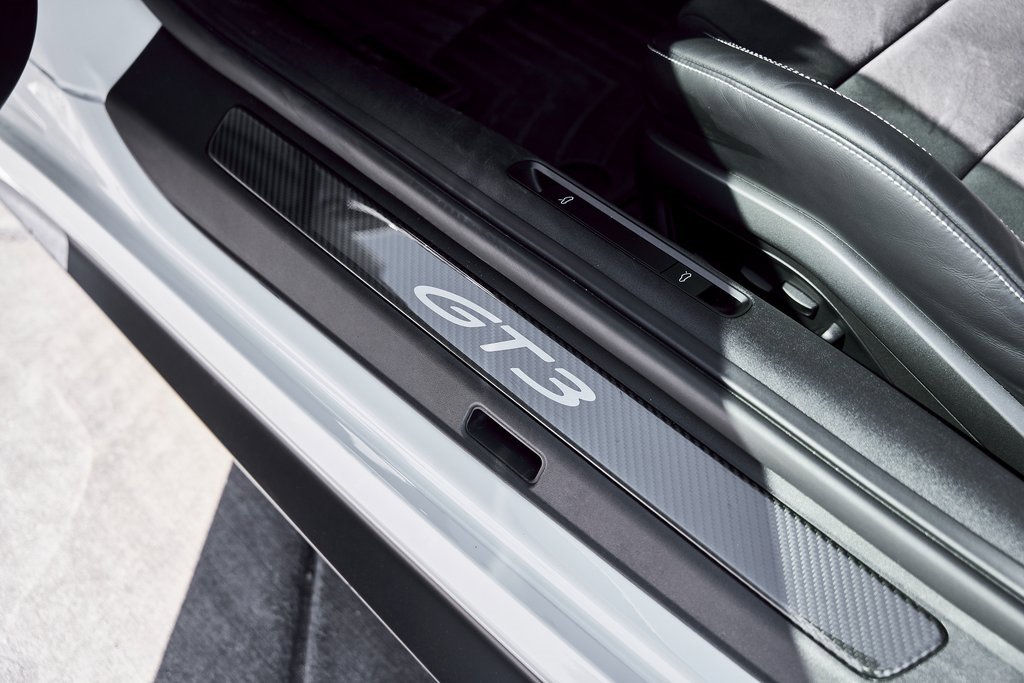 Used 2022 Porsche 911 GT3 image 32