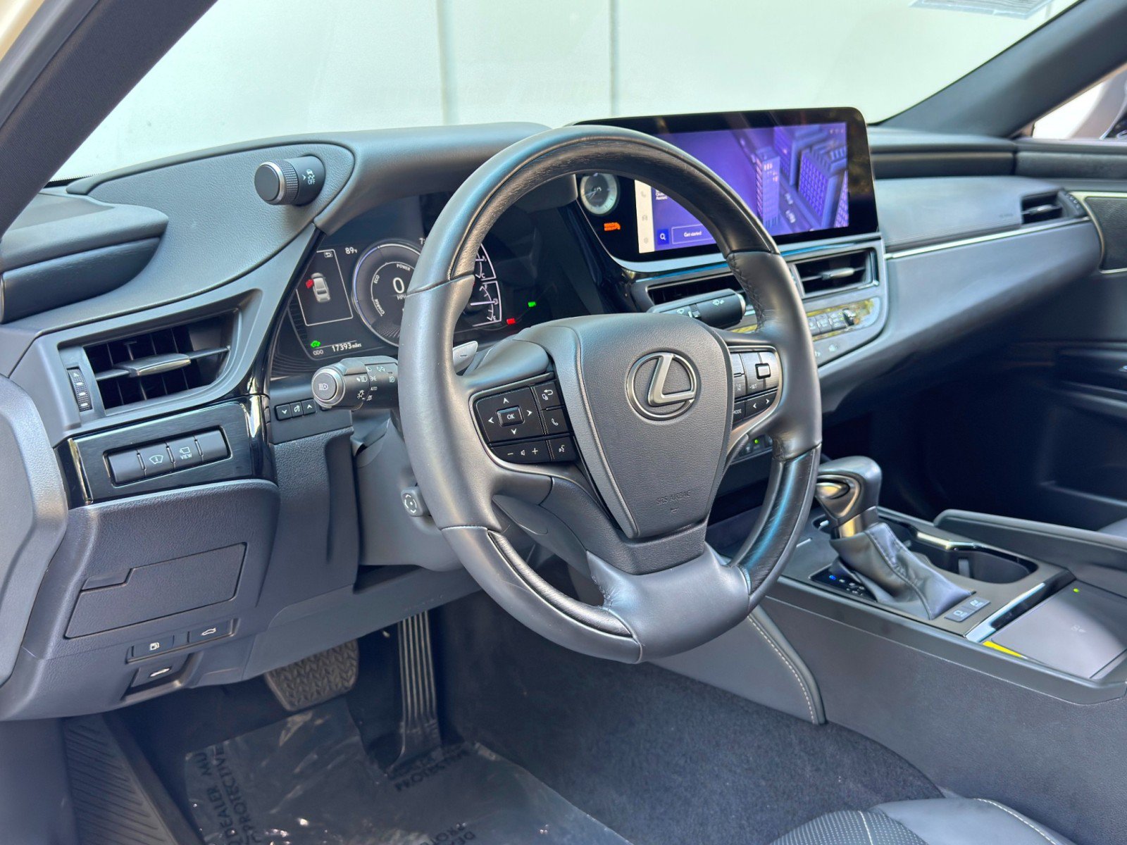Used 2024 Lexus ES 300h w/ Accessory Package (Z2) FWD image 14