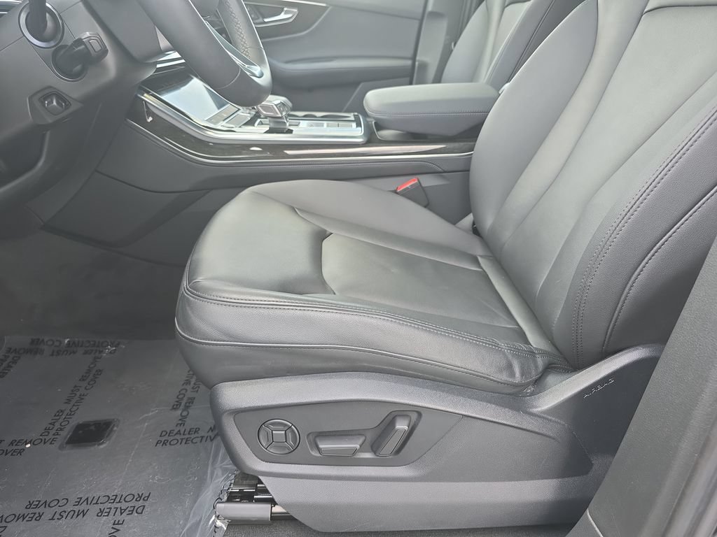 Used 2023 Audi Q7 2.0T Premium Plus w/ Premium Plus Package AWD/4WD image 27