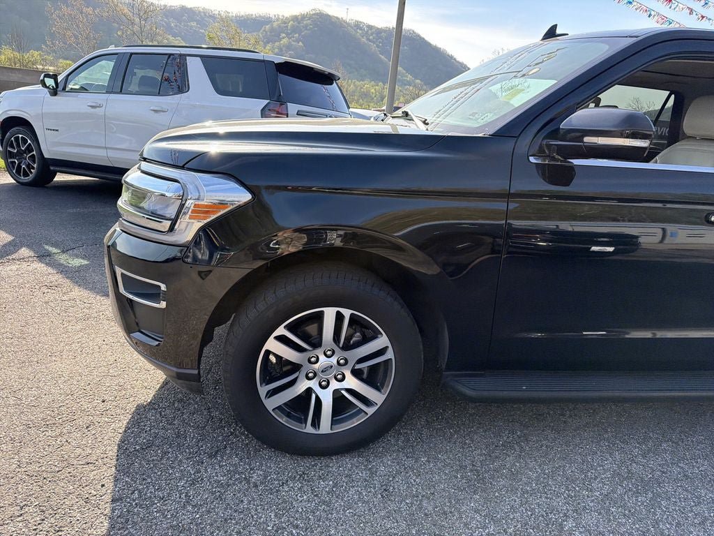Used 2024 Ford Expedition Limited AWD/4WD image 8