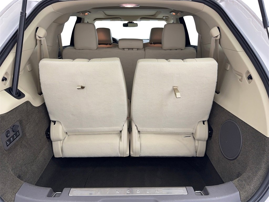 Used 2019 Lincoln MKT AWD image 82