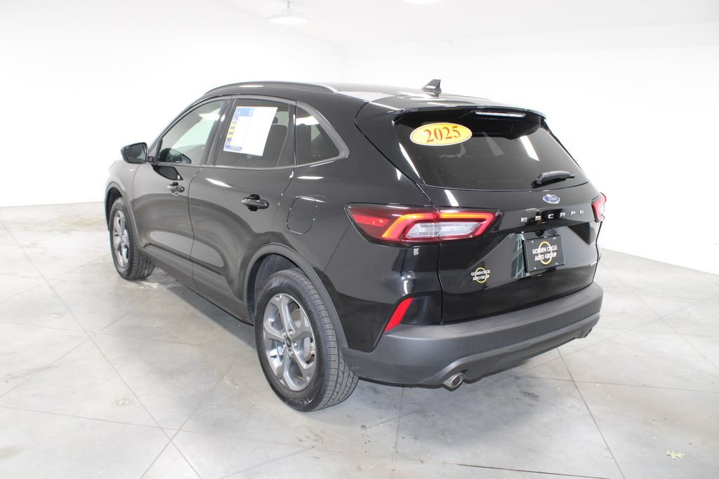 Used 2025 Ford Escape ST-Line AWD/4WD image 7