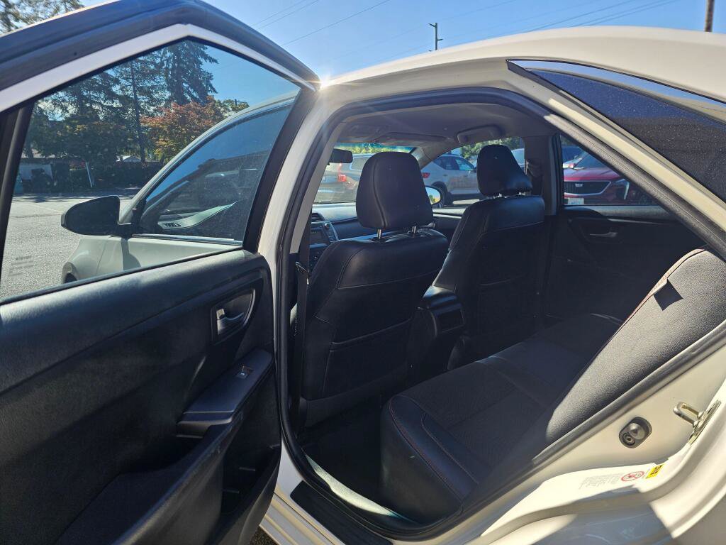 Used 2016 Toyota Camry SE FWD image 18