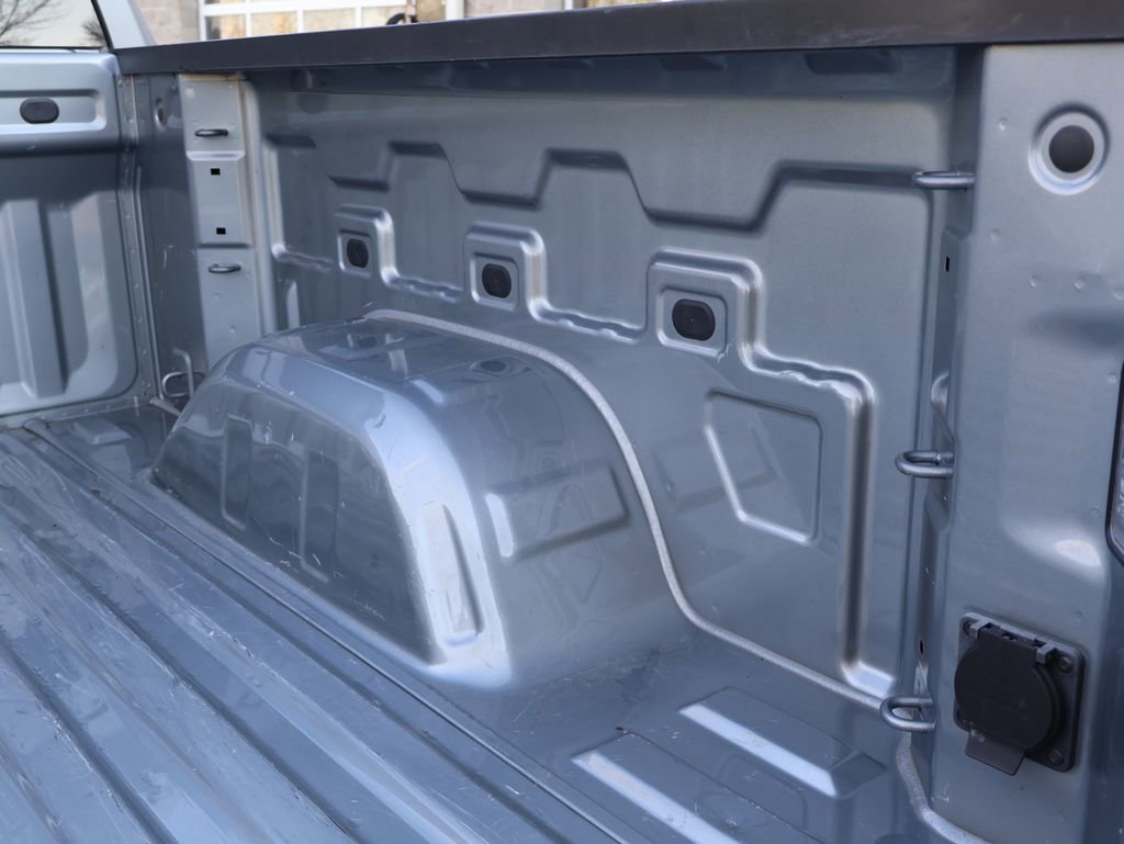 Used 2025 Chevrolet Silverado 1500 LT AWD/4WD image 33