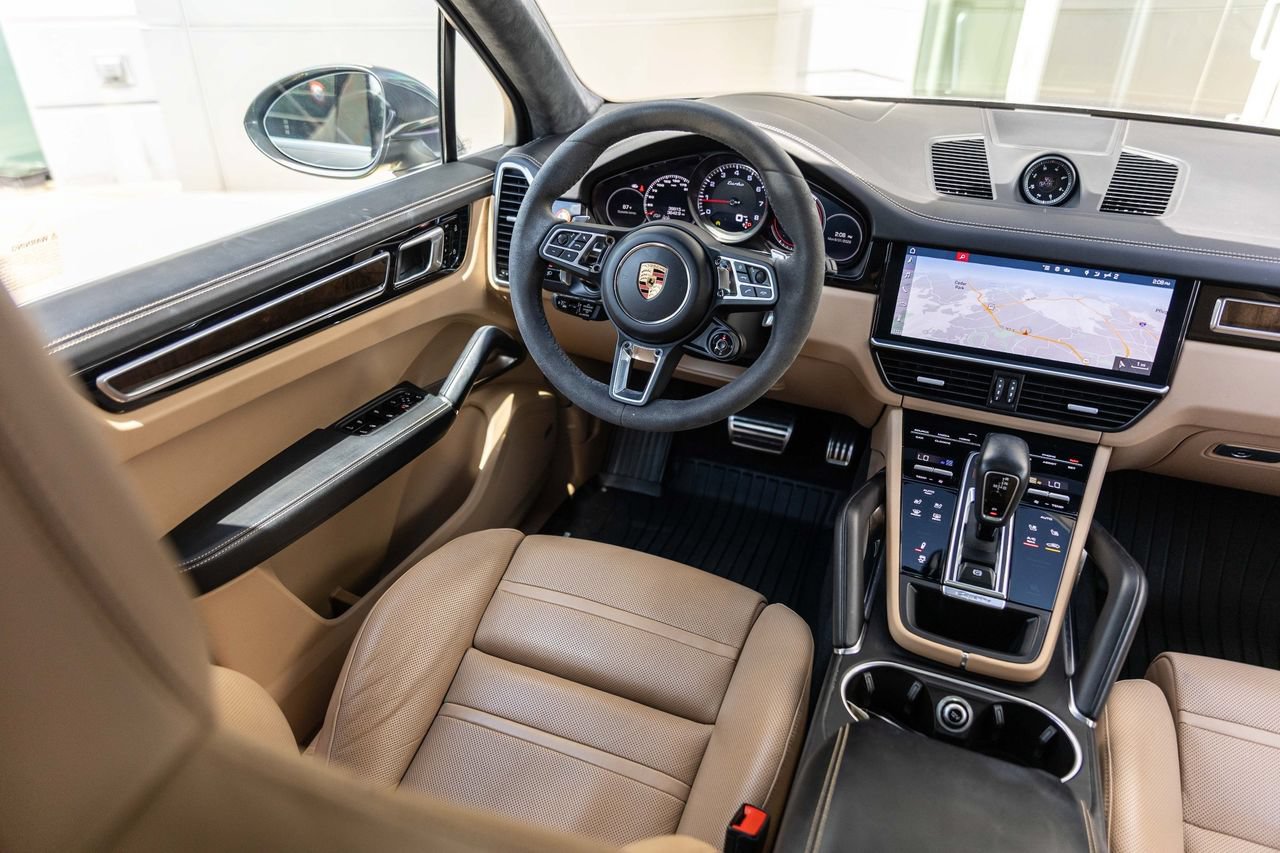 Used 2020 Porsche Cayenne Turbo AWD/4WD image 42